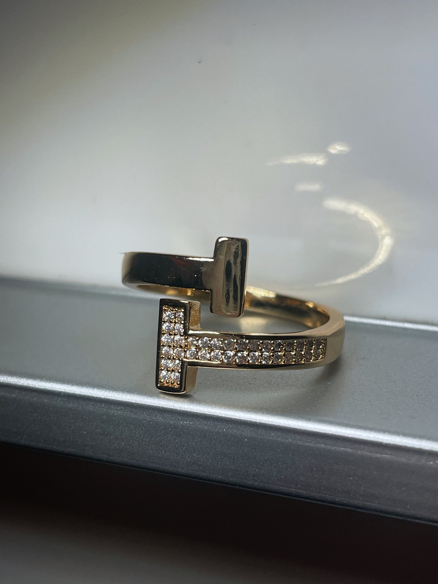 Double T Ring