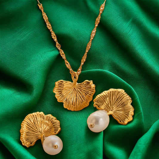 Coral Pearl Kette